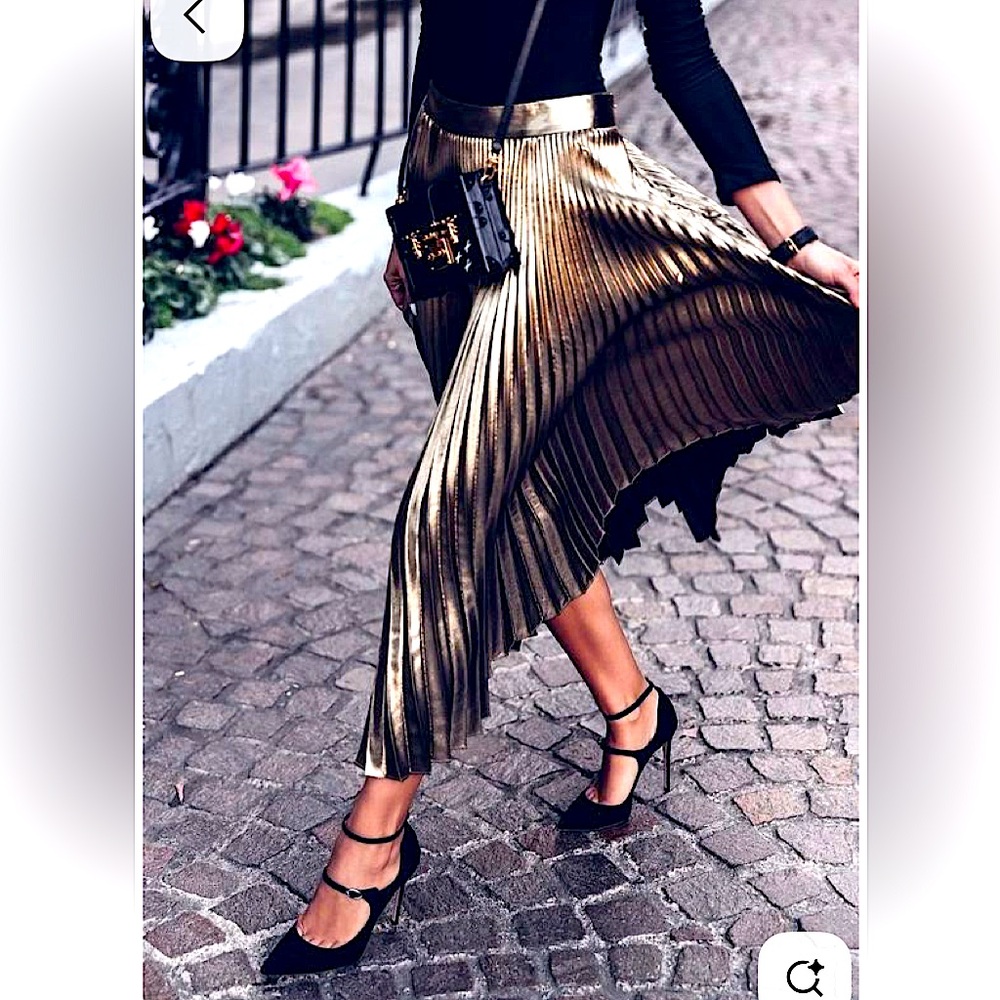 Zara Gold Pleated Women's Skirt - like new, size XS-S